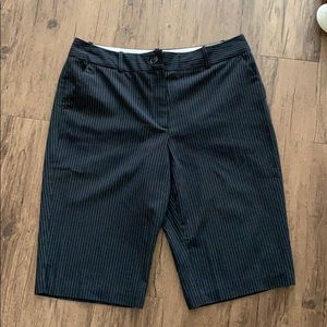 Women’s Capri Striped Dress Pants